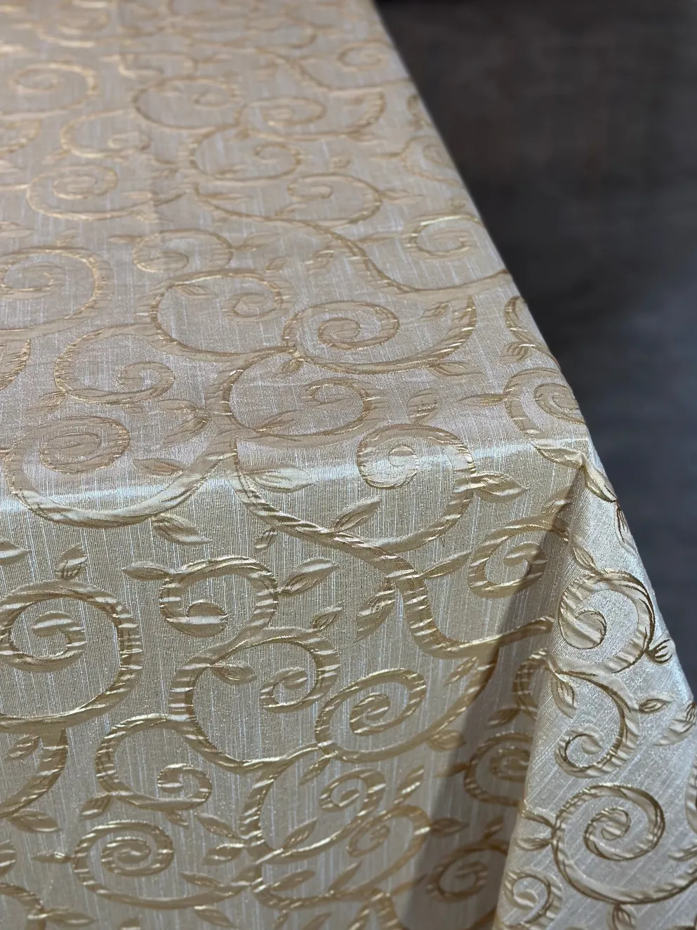 Tuscany Jacquard (Reversible) Table Linen in Ivory
