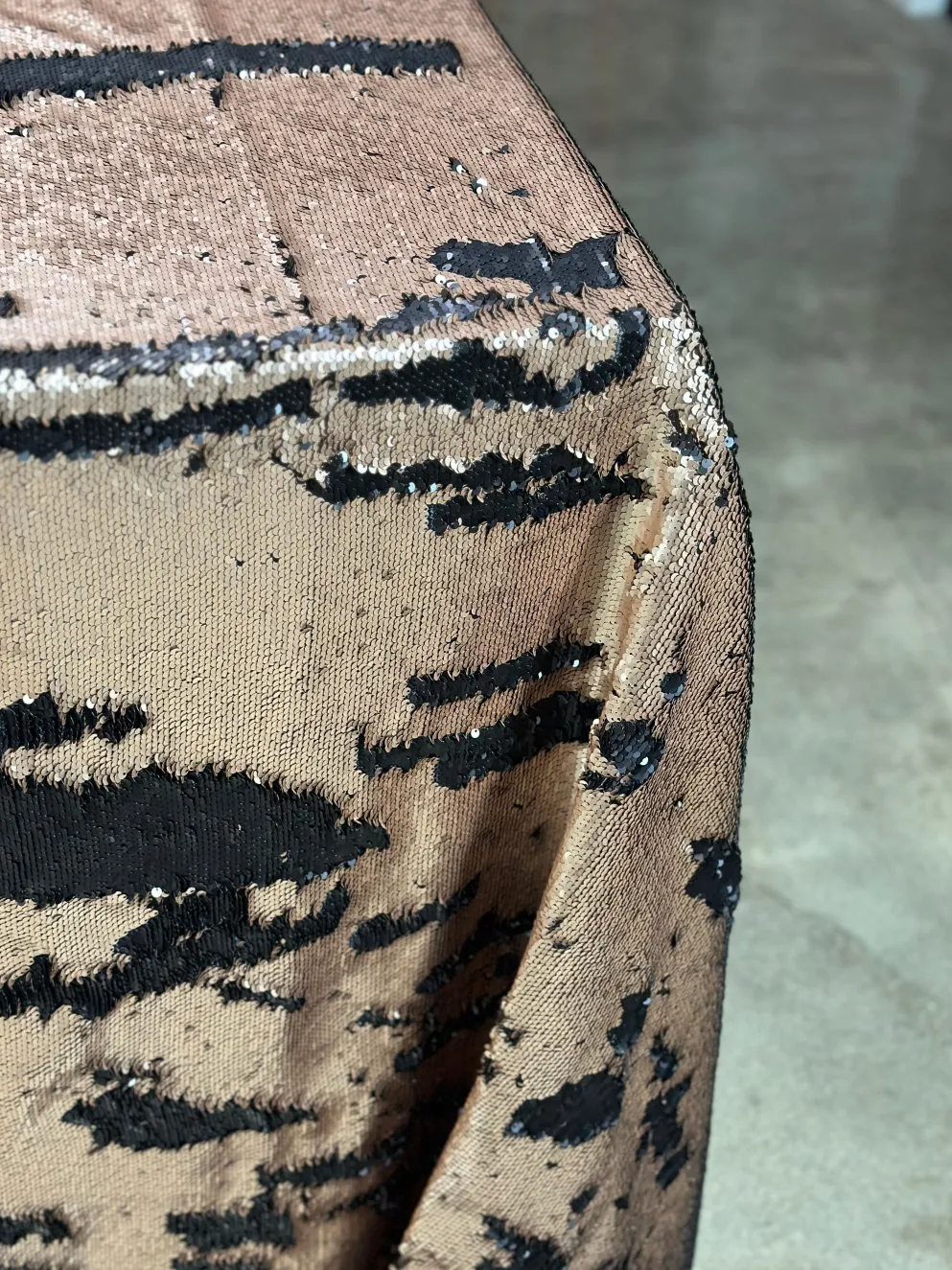 Two-Tone Sequins Table Linen in Champagne and Black