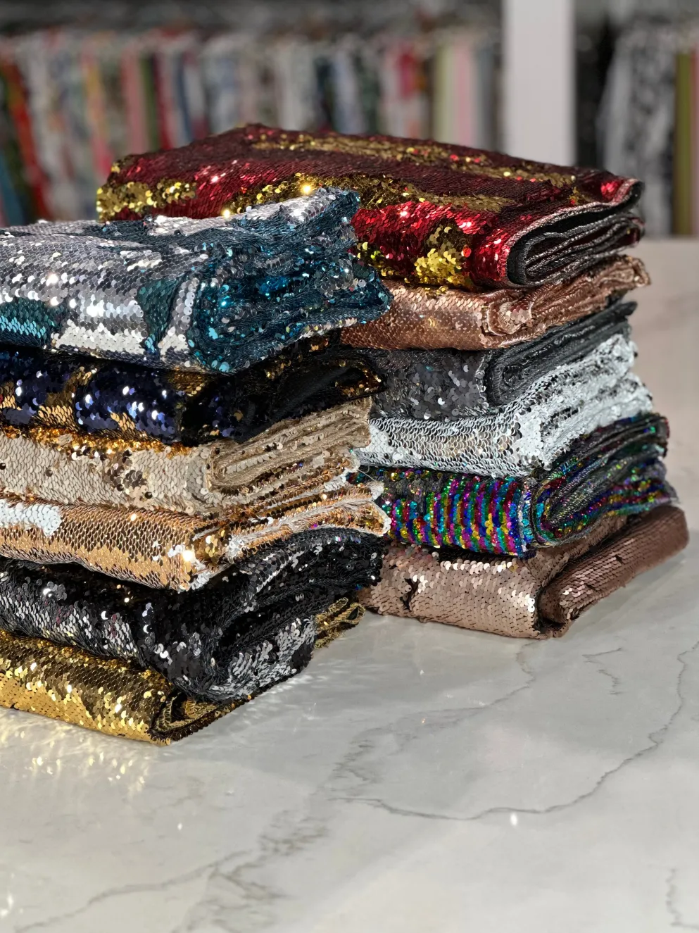 Two-Tone Sequins Table Linen in Champagne and Black