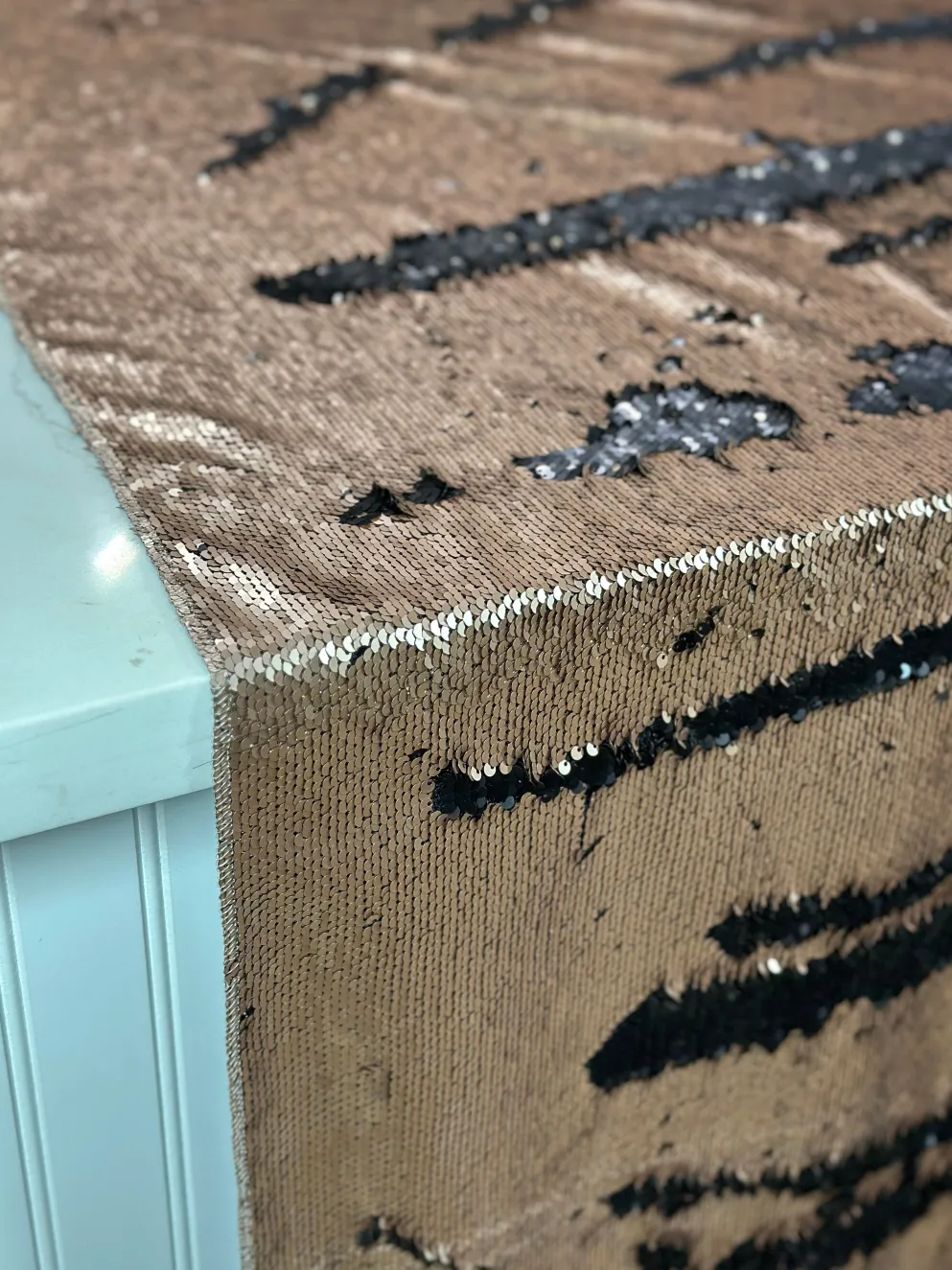 Two-Tone Sequins Table Linen in Champagne and Black